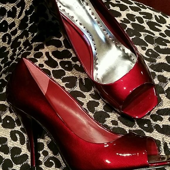 Ruby red patten peep toe pumps - Picture 3 of 3
